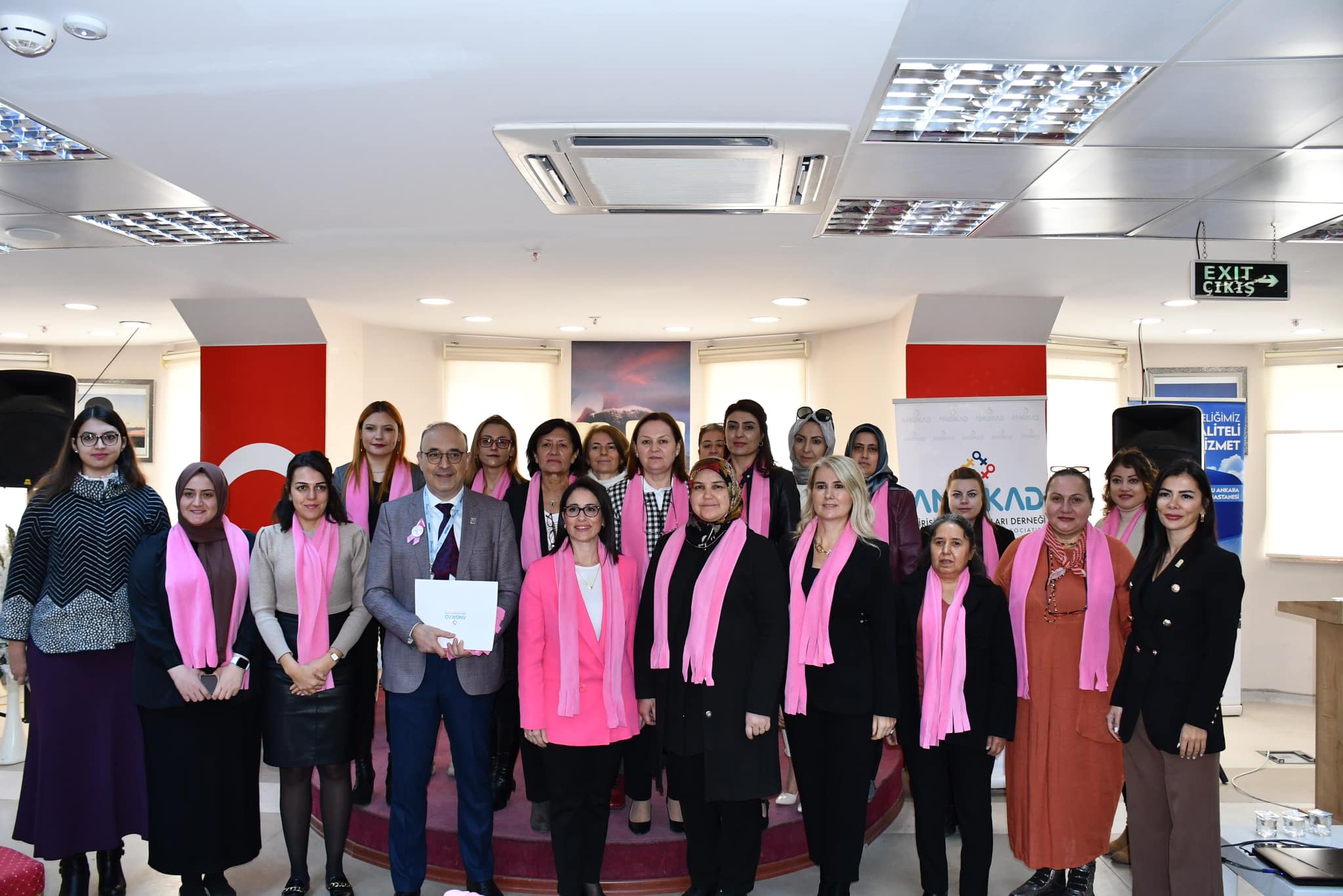 POLATLILI KADINLAR MEME KANSERİNDE FARKINDALIK SEMİNERİNDE BULUŞTU