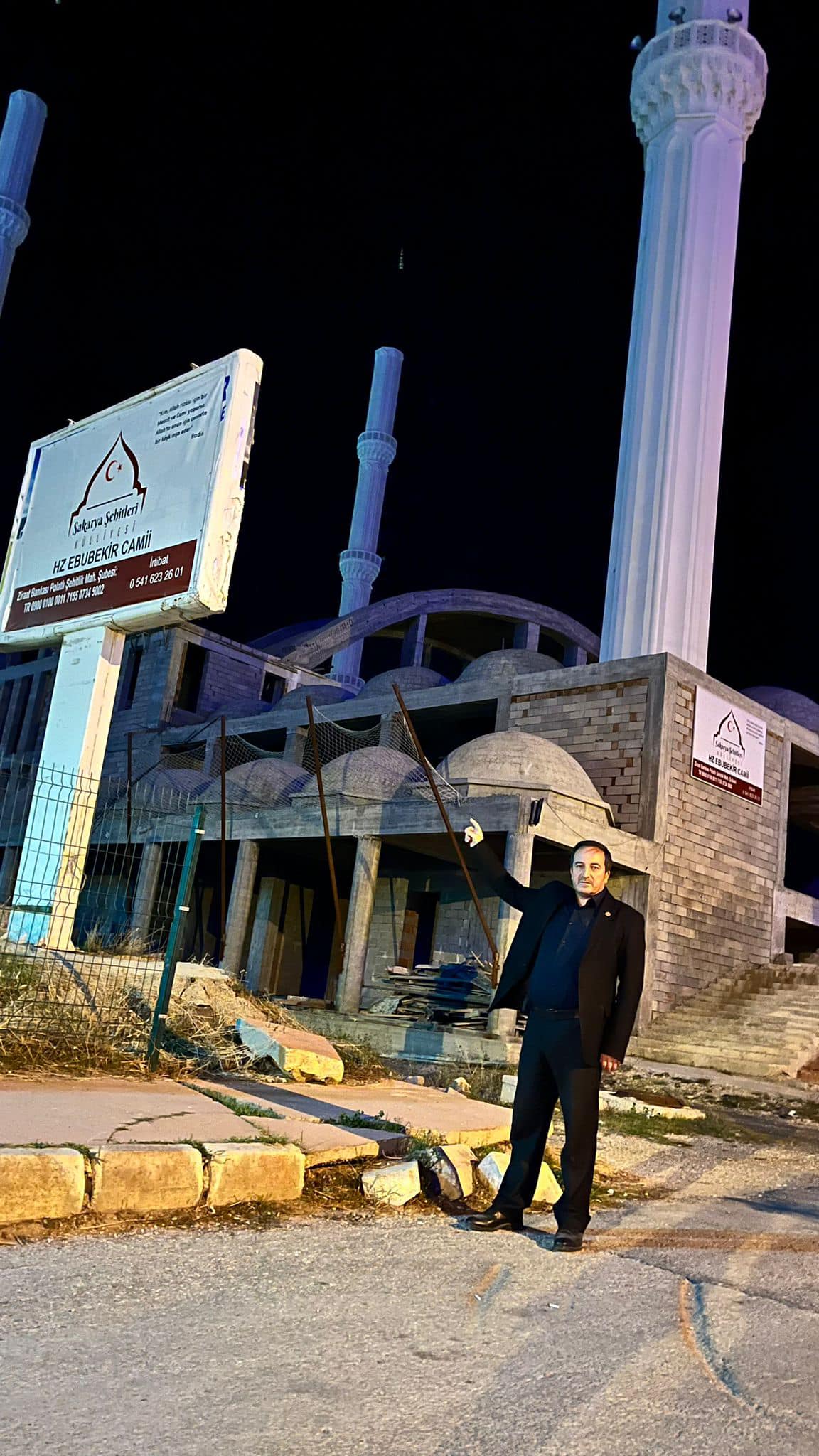 SABANCI “CAMİYİ BİTİRMEDEN KAÇIP SİYASETE SOYUNANLARIN ŞEHRE NE FAYDASI OLUR”