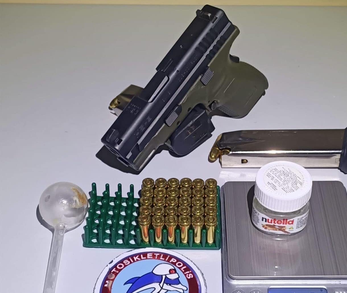 DURDURULAN ARAÇTAN ESRAR ÇIKTI