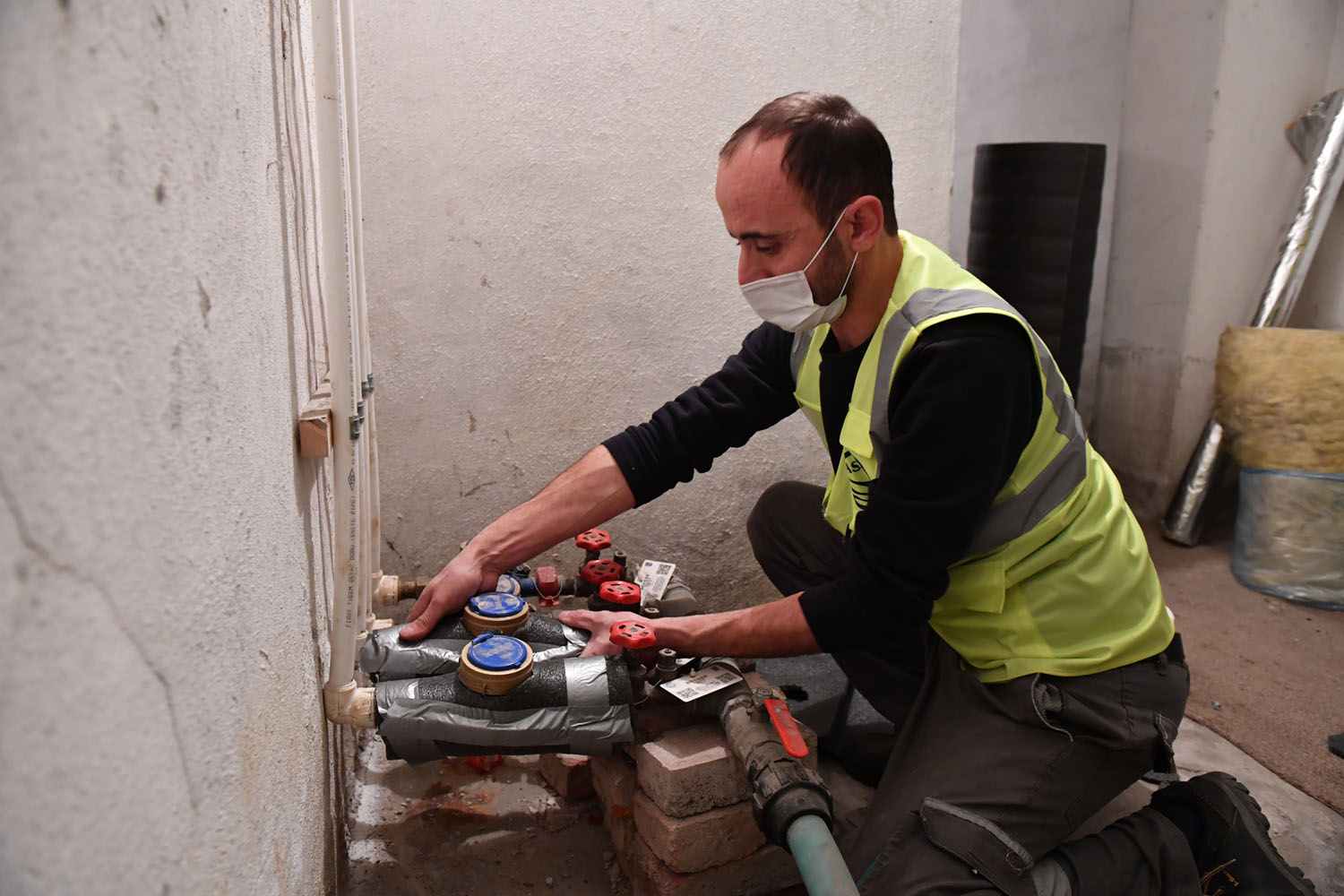 ASKİ’DEN DON RİSKİNE KARŞI SAYAÇ UYARISI