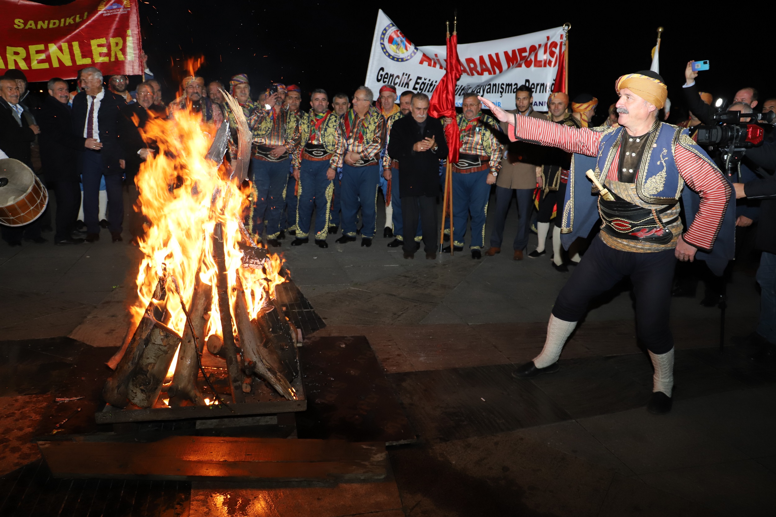 Sinsin Ateşi yandı