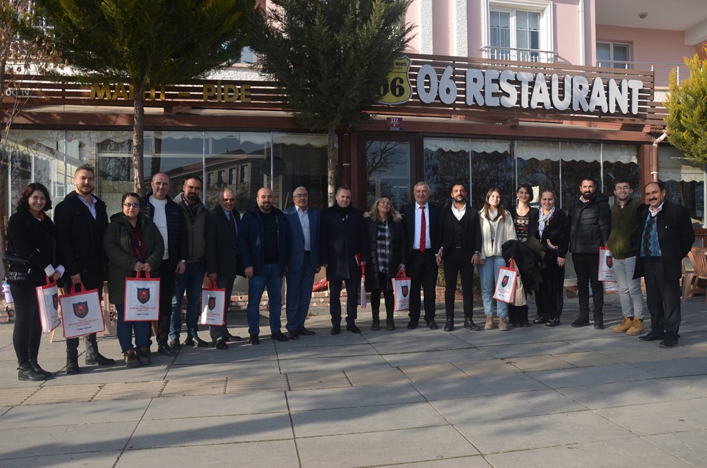 TARHAN, 10 OCAK GAZETECİLER GÜNÜNÜ GAZETECİLERLE KUTLADI