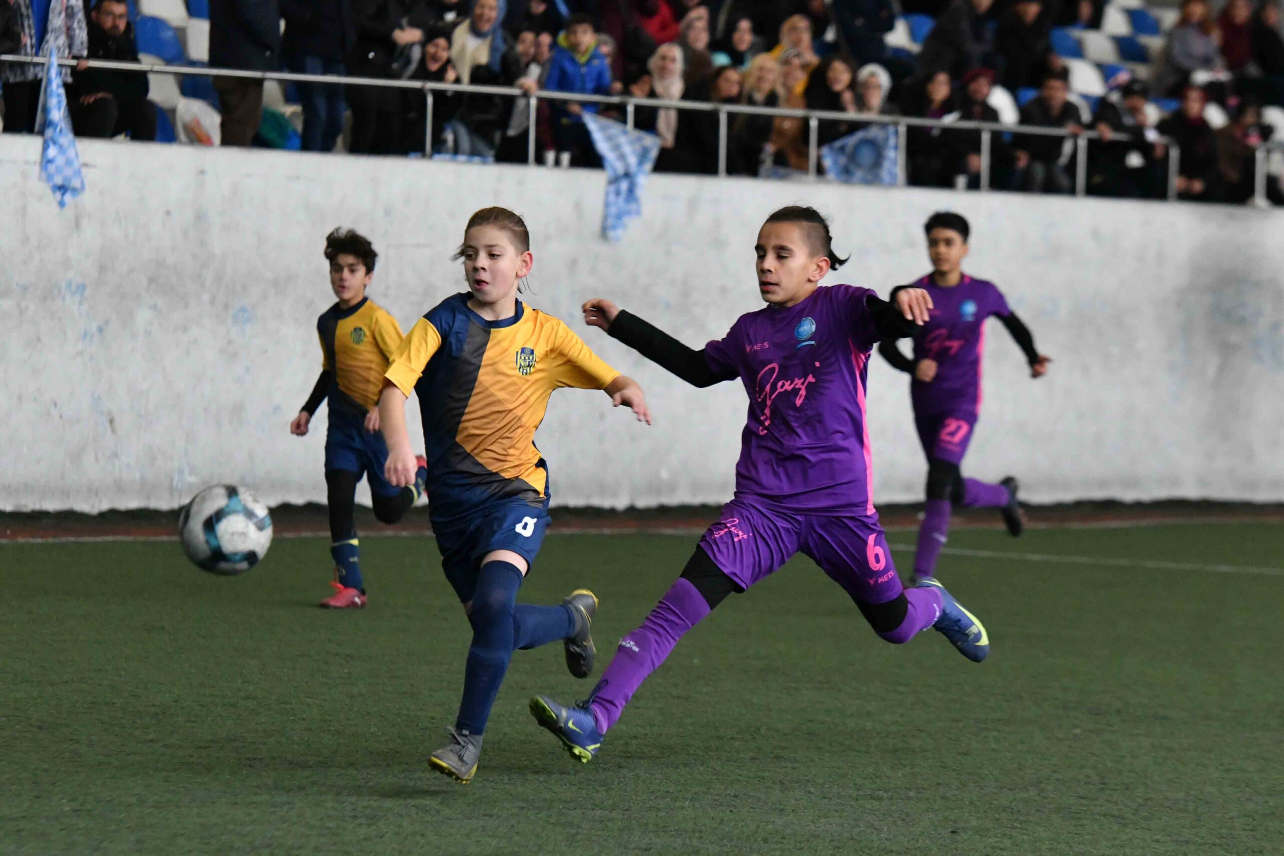 ABB SÖMESTİR CUP FUTBOL TURNUVASI’NA EV SAHİPLİĞİ YAPTI