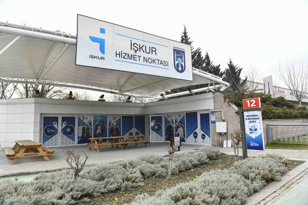 ANKARA BÜYÜKŞEHİRİN KARİYER MERKEZİ DEPREMZEDE VATANDAŞLARIN İŞ BULMA SÜRECİNE ORTAK OLUYOR