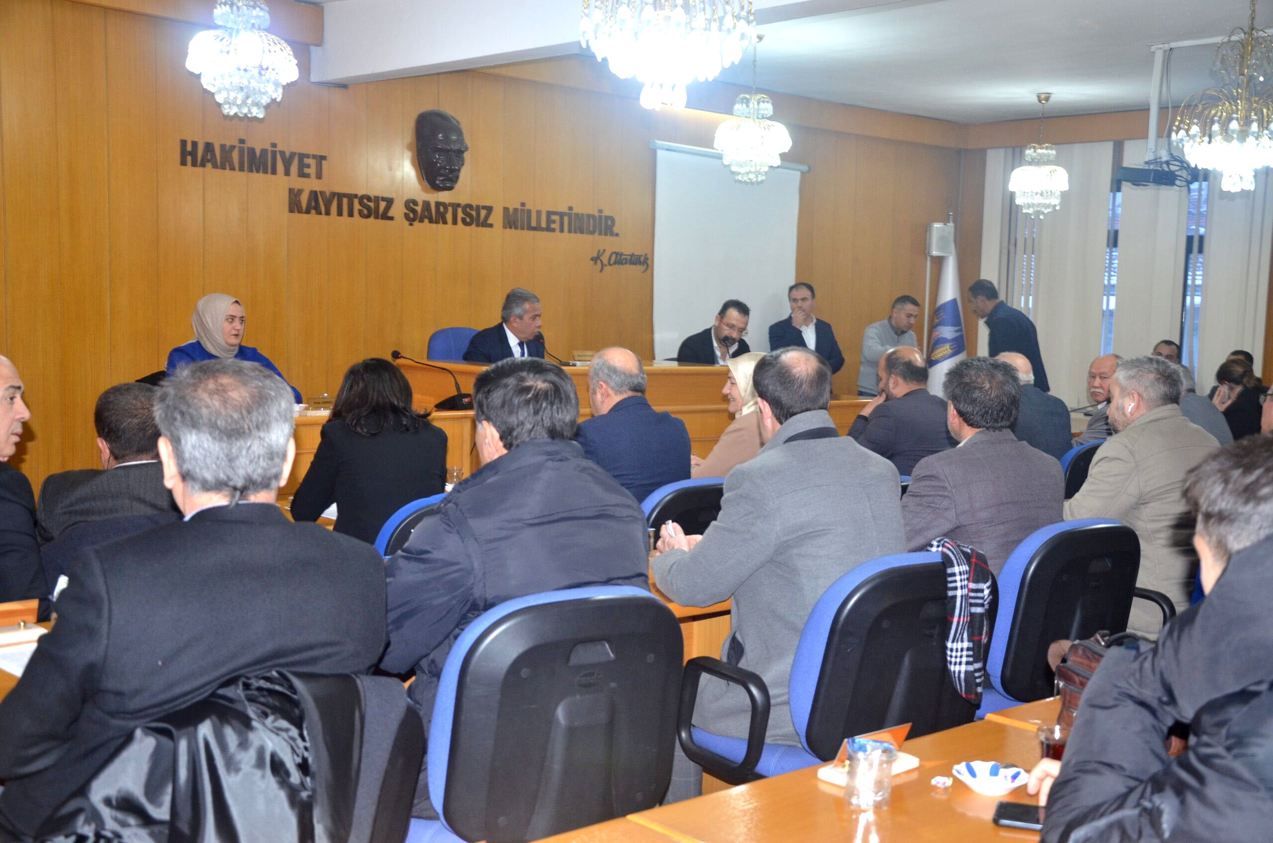 BELEDİYE MECLİSİNDE DEPREM TARTIŞMASI