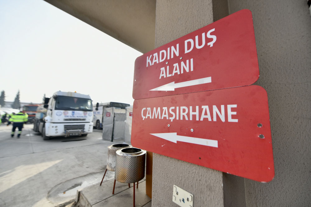 ANKARA BÜYÜKŞEHİRİN KAHRAMANMARAŞ’A KURDUĞU SABİT DUŞ ALANLARI HİZMETE BAŞLADI