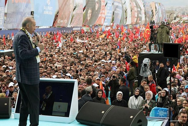 Erdoğan “Bu millet sizi avucunun içindeki suyla boğar”