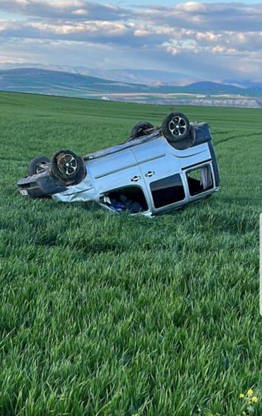 Polatlı’dan mezarlık ziyaretine gelen aile kaza yaptı 1 ölü 3 Yaralı