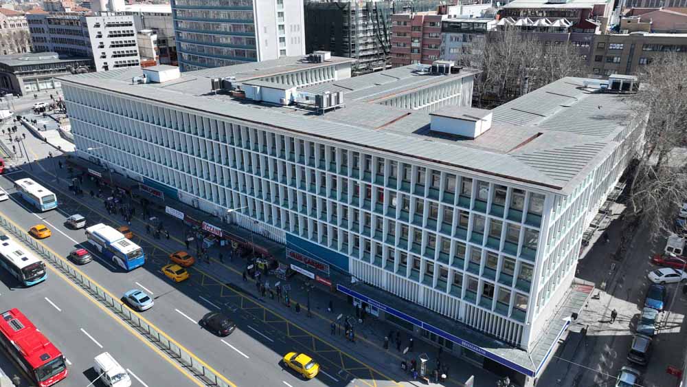 ANKARA BÜYÜKŞEHİR BELEDİYESİNİN ULUS’TAKİ YENİLEME ÇALIŞMALARI SÜRÜYOR