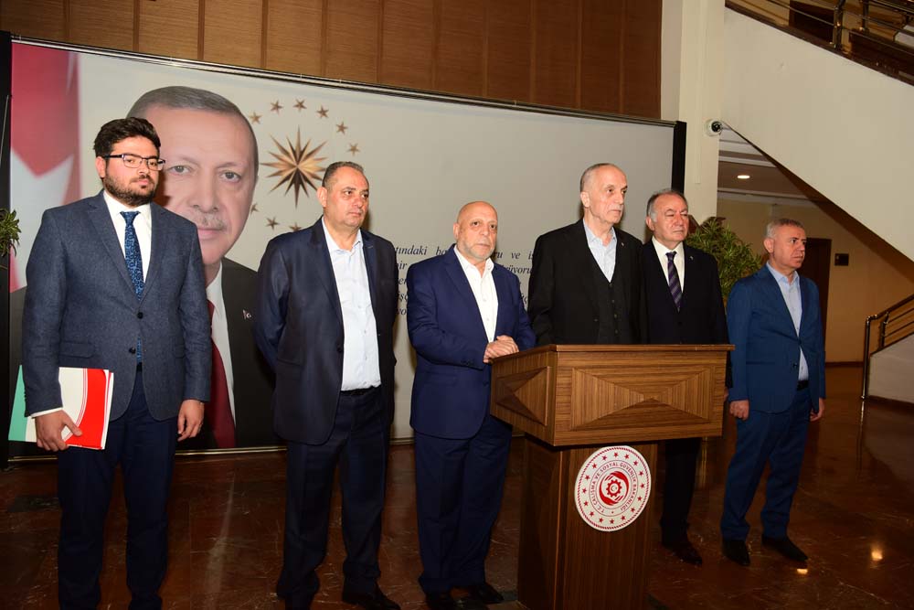 “KAMU ÇERÇEVEDE YENİ TEKLİF OLUMLU, ANCAK YETERLİ DEĞİL”