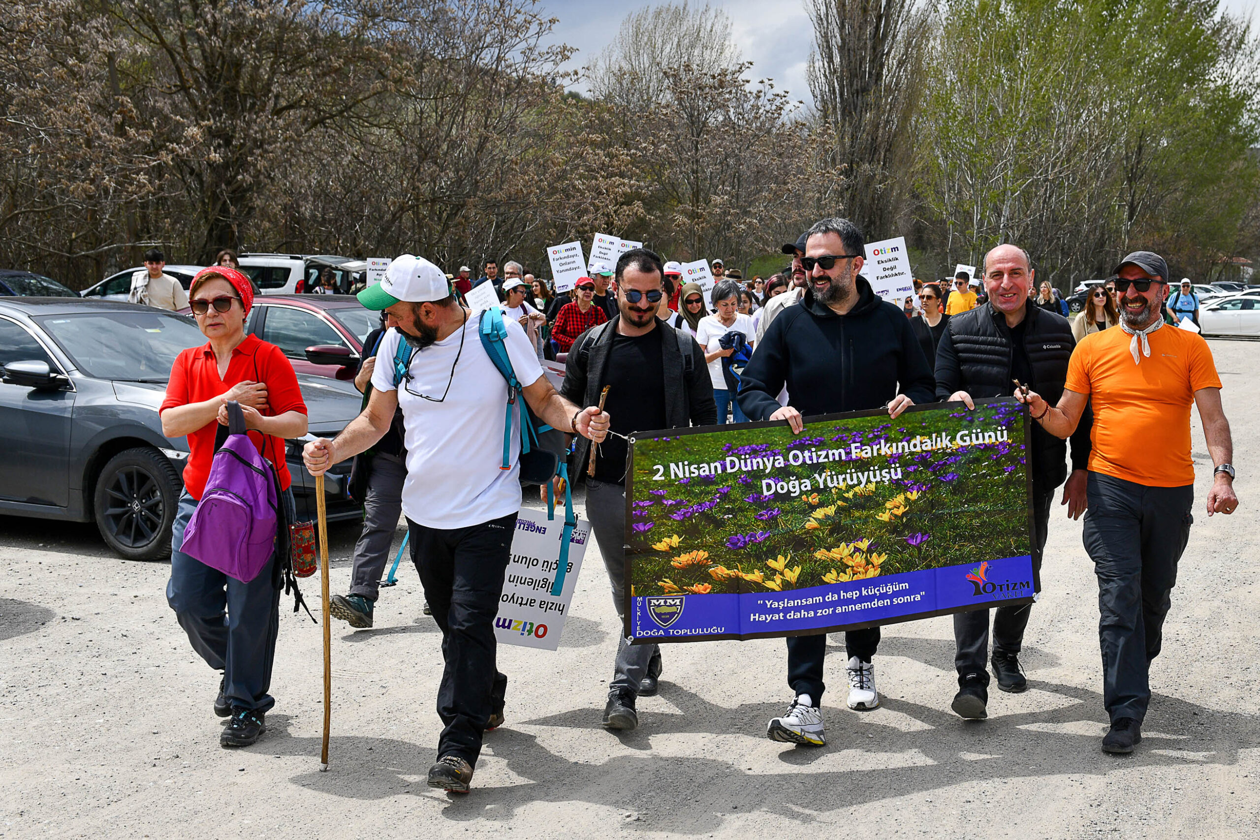 BAŞKENTLİLER VE ANKARA KENT KONSEYİ OTİZMLİ BİREYLER İÇİN YÜRÜDÜ