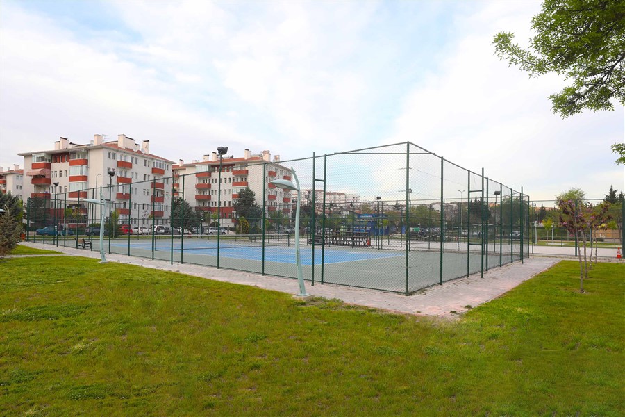 YENİMAHALLE’DE TENİSE İLGİ DUYANLARA FIRSAT