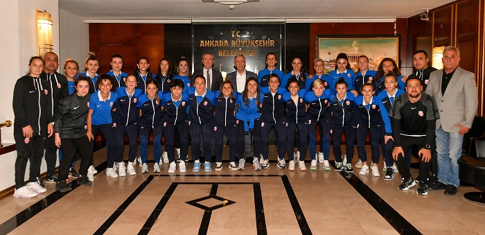 FOMGET KADIN FUTBOL TAKIMINDAN MANSUR YAVAŞ’A SÖZ