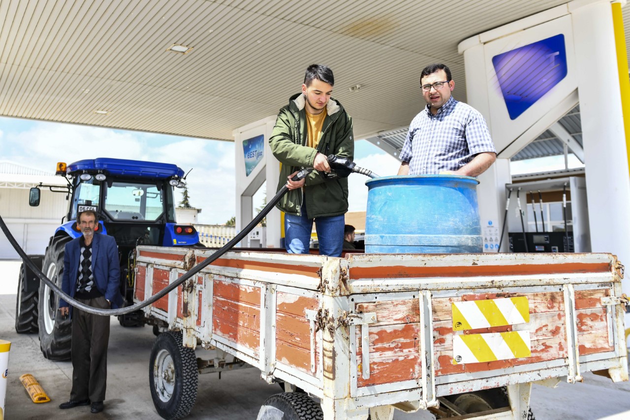 BÜYÜKŞEHİR’DEN, ÇİFTÇİYE TOPLAM 50 MİLYON TL’LİK MAZOT DESTEĞİ