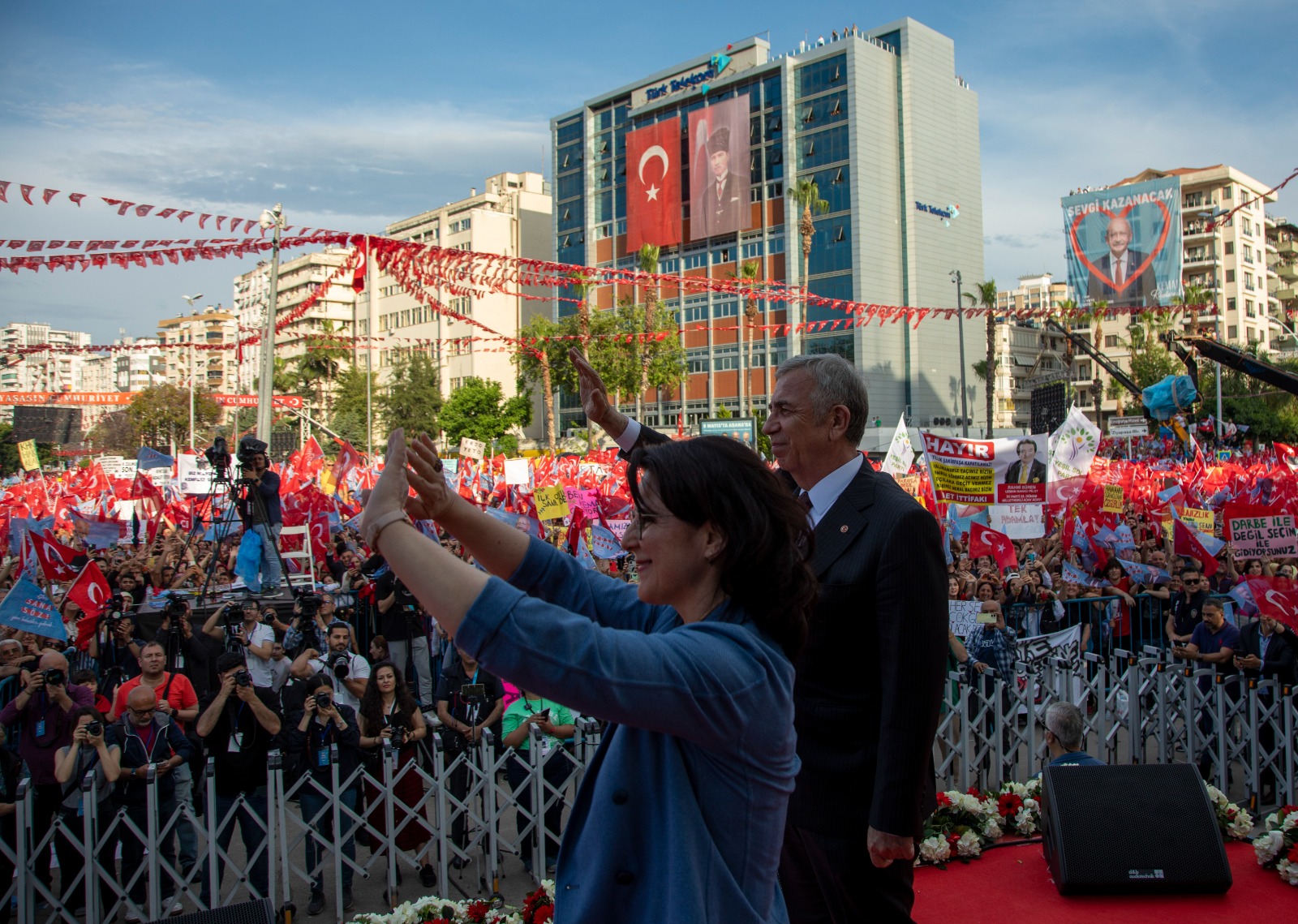 “BAŞKASININ DAHA İYİ YÖNETECEĞİNİ KİMSENİN GÖRMESİNİ İSTEMİYORLAR”