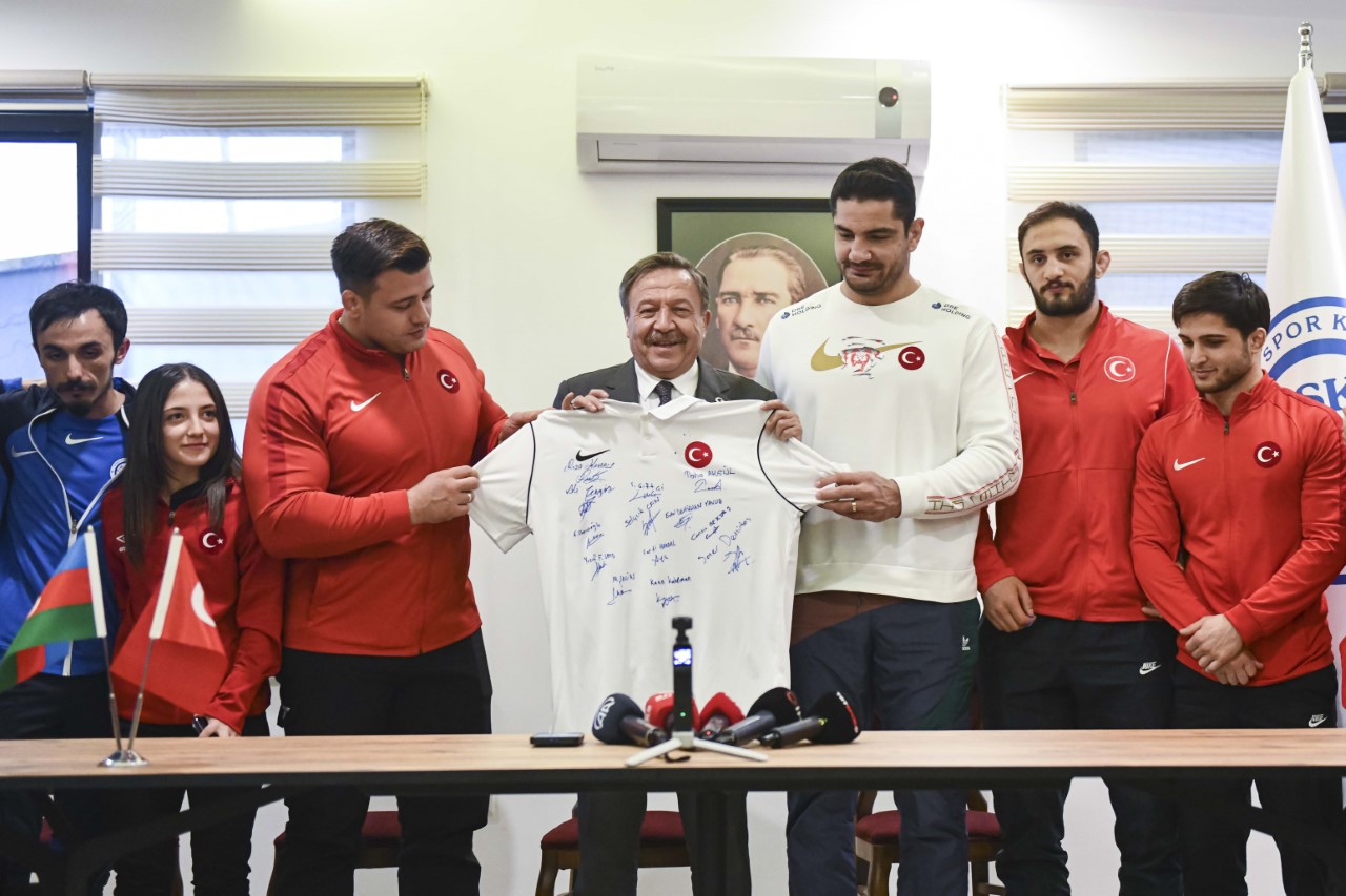 ASKİ SPORLU MİLLİ SPORCULAR BASINLA BULUŞTU