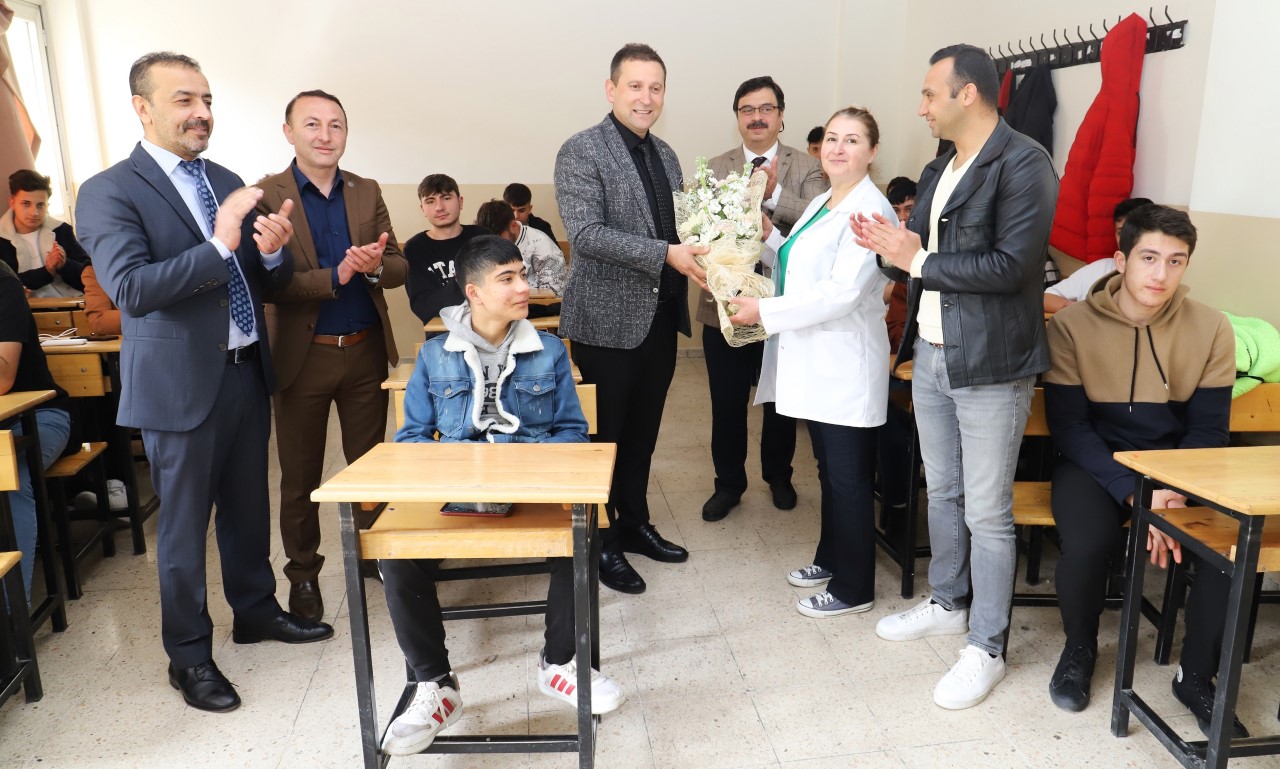 BERBERLER KUAFÖRLER VE GÜZELLİK UZMANLARI GÜNÜ KUTLANDI