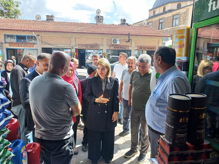 “Devlet adamı, milletin hizmetkârıdır”