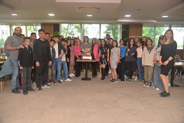 DESTEK EĞİTİM MERKEZİ ÖĞRENCİLERİ LGS ÖNCESİ POLATLI BELEDİYESİ’NİN HAZIRLADIĞI EĞLENCEDE MORAL BULDU