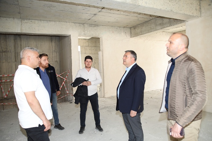 Belediye Başkanı Demirbaş, inşaat alanlarını yerinde inceledi