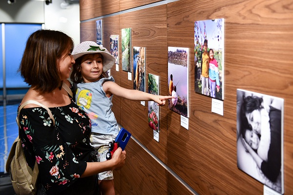 DEPREMZEDE MİSAFİRLERİNİN ÇEKTİĞİ FOTOĞRAFLAR TED ÜNİVERSİTESİNDE