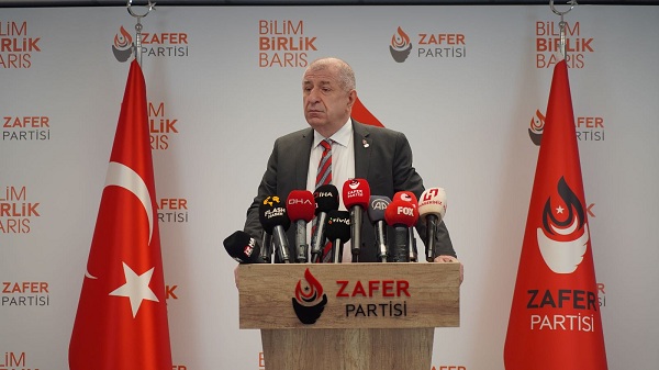 Ümit Özdağ, Suriyeliler hakkında yayılan ve provokasyon amaçlayan yalan haberlerle ilgili açıklama yaptı