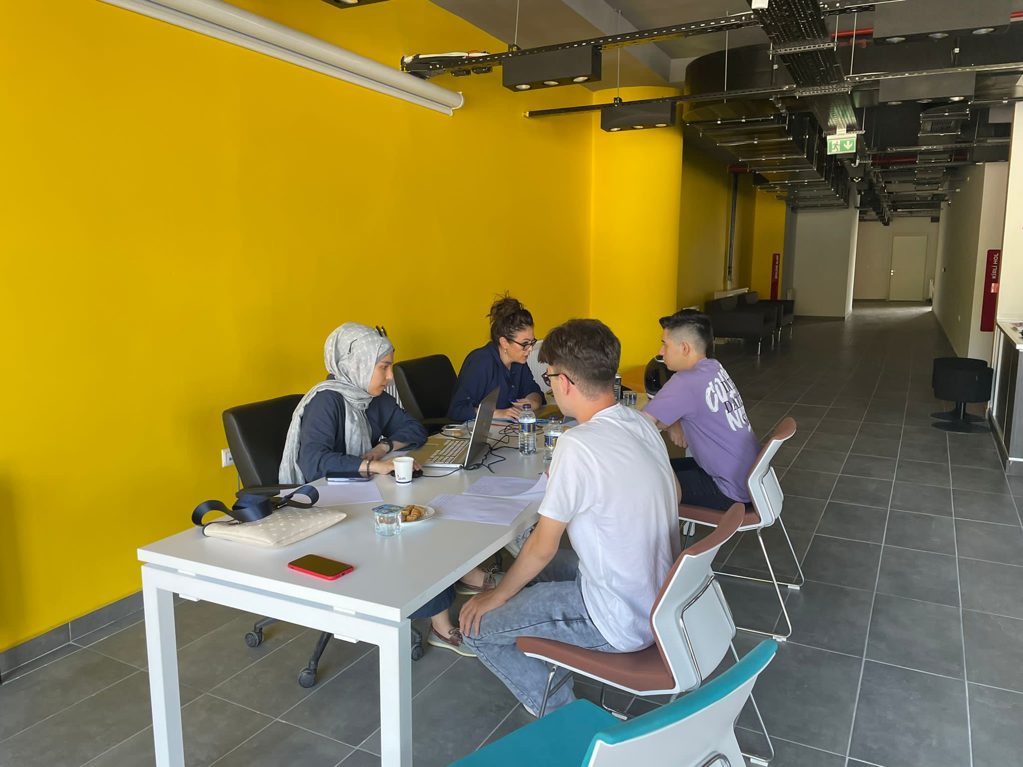 ANKARA BÜYÜKŞEHİR BELEDİYESİNİN DÜZENLEDİĞİ ÜNİVERSİTE TERCİH GÜNLERİNE YOĞUN İLGİ