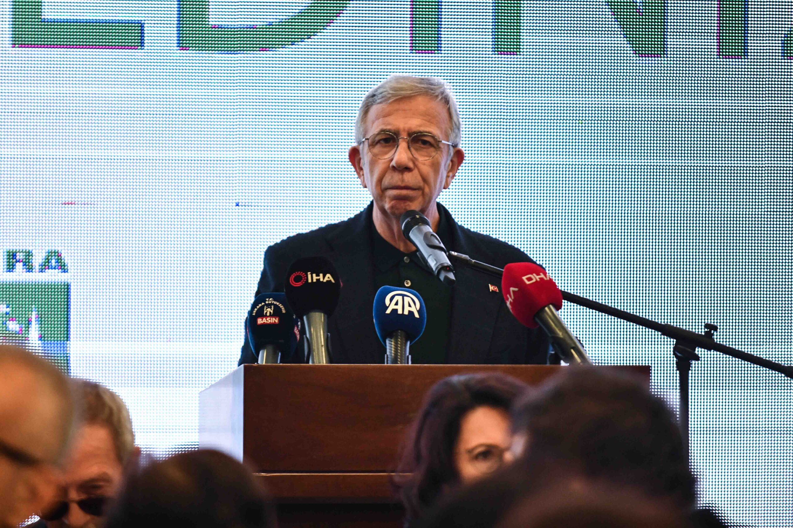 MANSUR YAVAŞ ENGELLİ VATANDAŞLARLA BULUŞTU