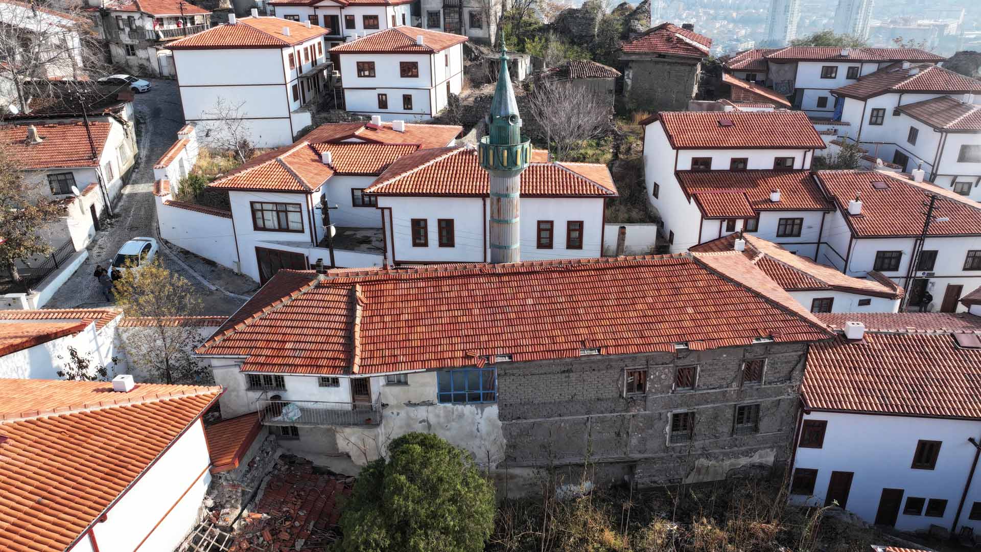 19. YÜZYIL ESERLERİNDEN MUSAFİR FAKİH CAMİSİ’Nİ GÜN YÜZÜNE ÇIKARIYOR