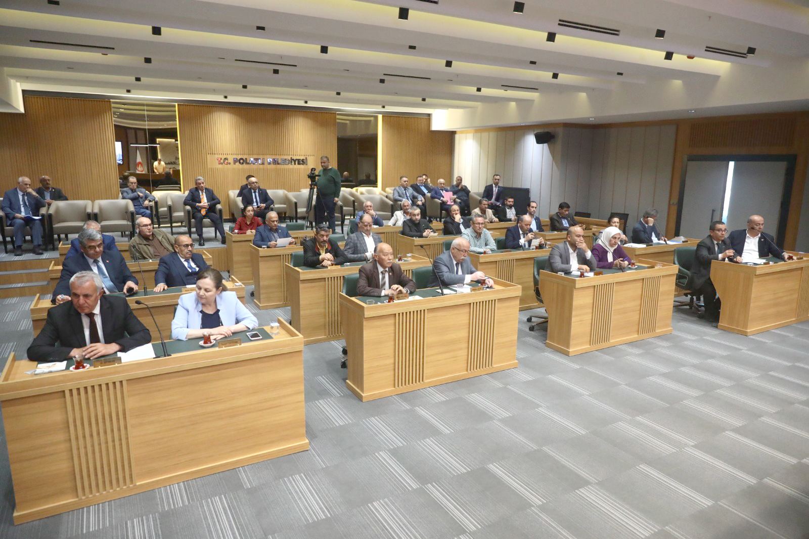 MECLİSTE PARTİLERİN SANDALYE SAYISI DEĞİŞTİ