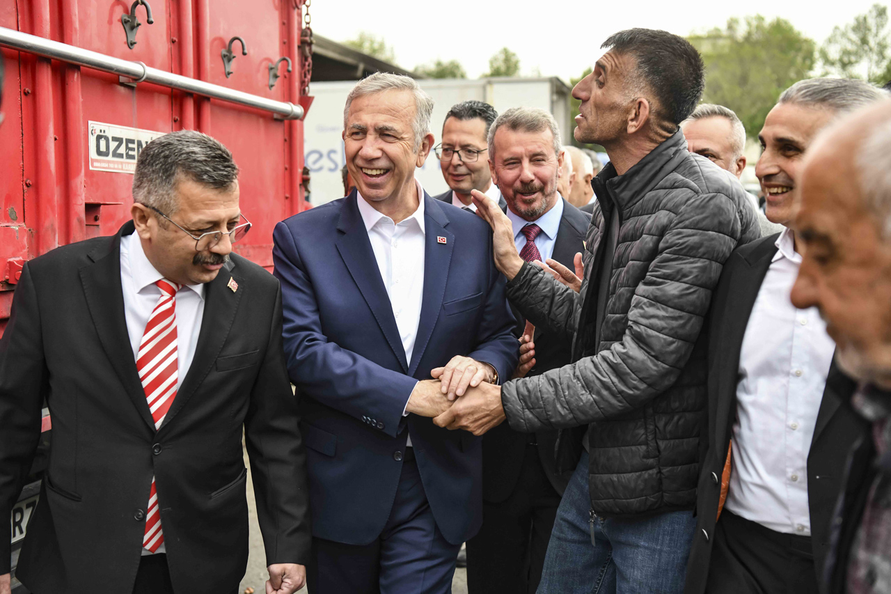 MANSUR YAVAŞ’TAN TOPTANCI HALİ ESNAFINA ZİYARET